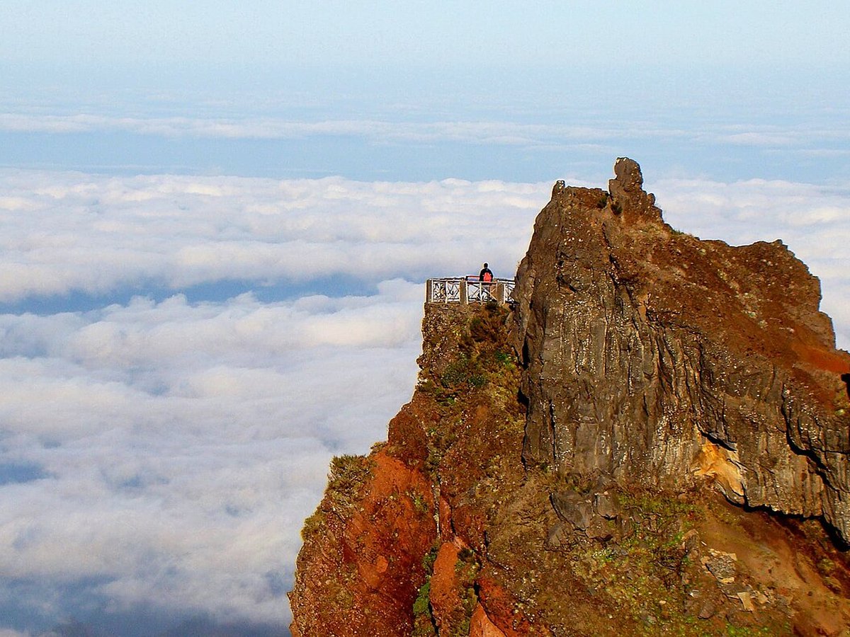 Miradouro Ninho da Manta no Pico do Areeiro, junto ao trilho PR1 para o Pico Ruivo