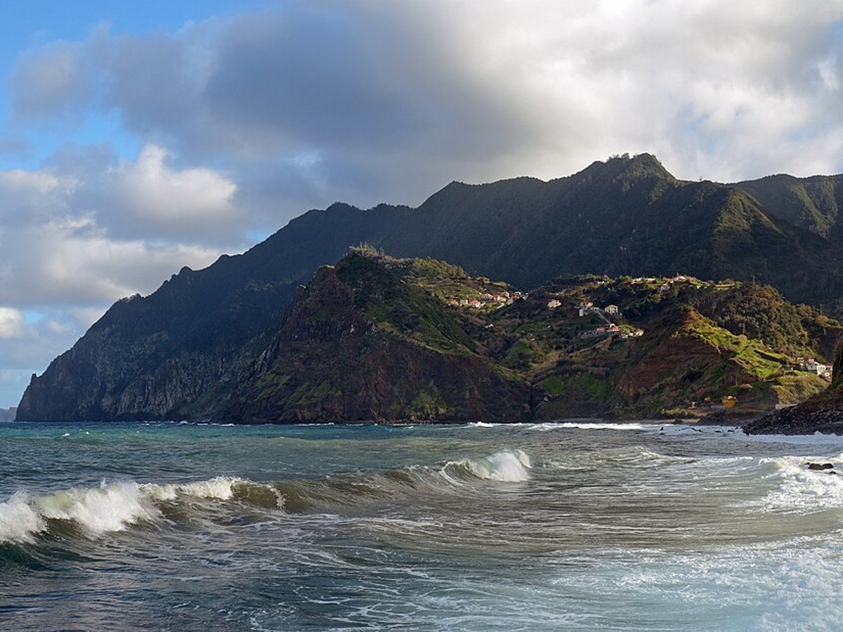 Porto da Cruz, costa nordeste da Madeira