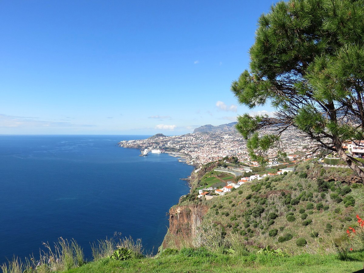 Miradouro do Pináculo com vista sobre o Funchal