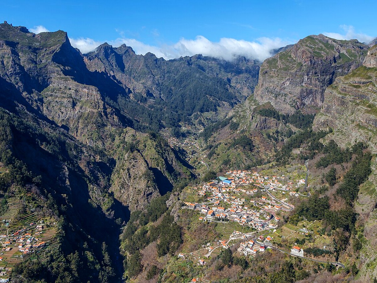 Vale das Freiras visto do miradouro da Eira do Serrado